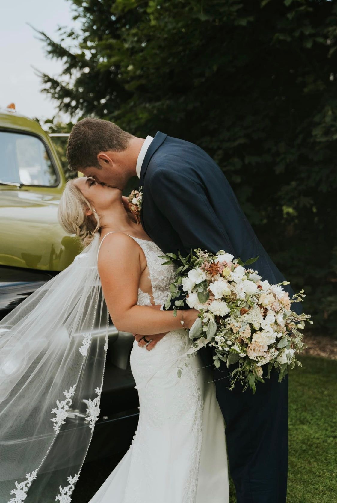 Elopement Bridal Bouquet & Boutonniere