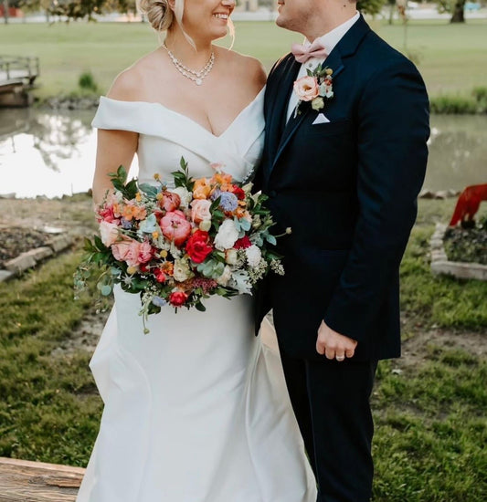 Elopement Bridal Bouquet & Boutonniere